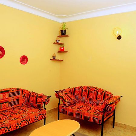 Palm Star Motel Fort Portal Экстерьер фото
