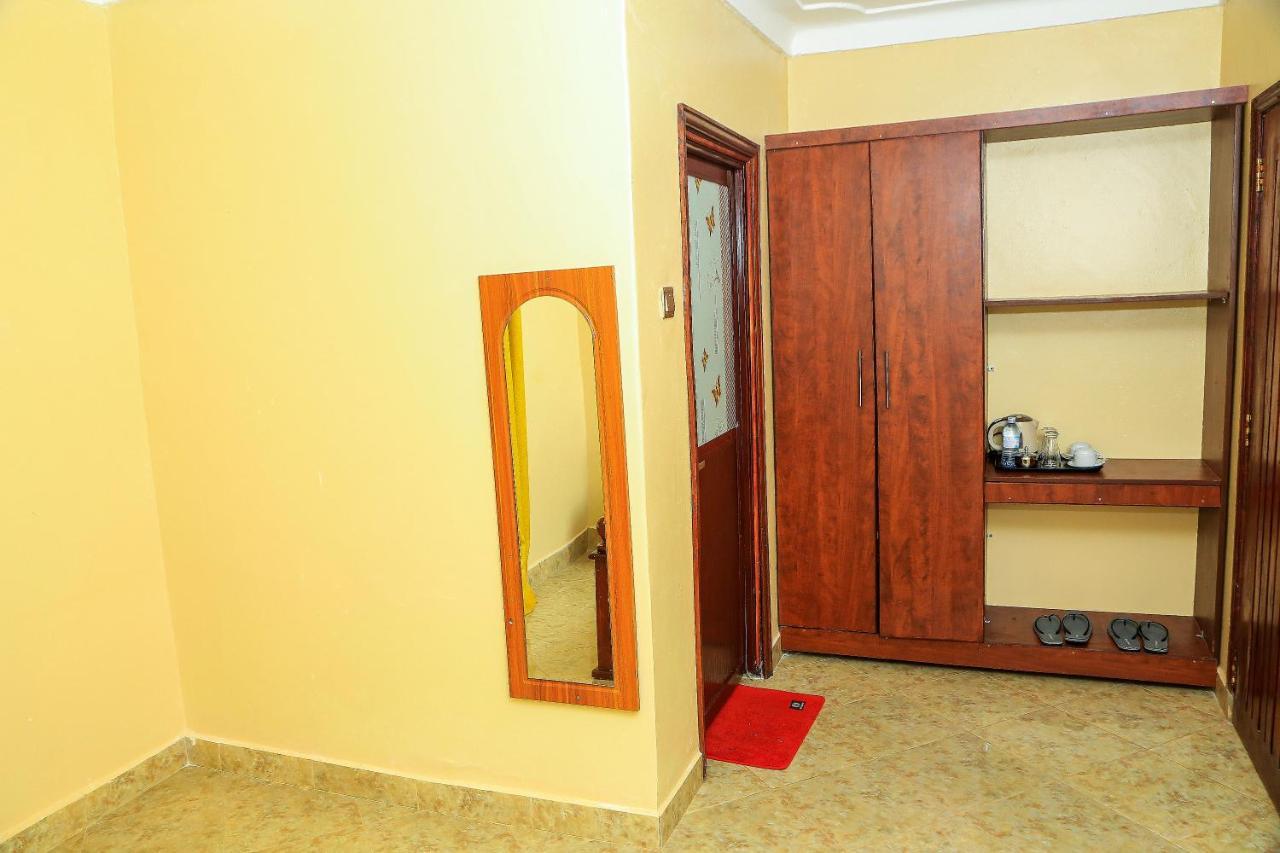 Palm Star Motel Fort Portal Экстерьер фото