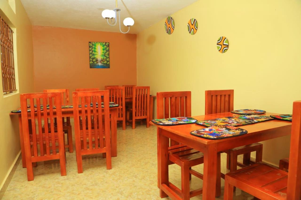 Palm Star Motel Fort Portal Экстерьер фото