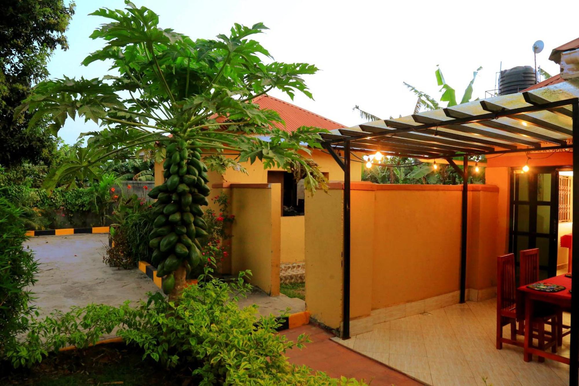 Palm Star Motel Fort Portal Экстерьер фото