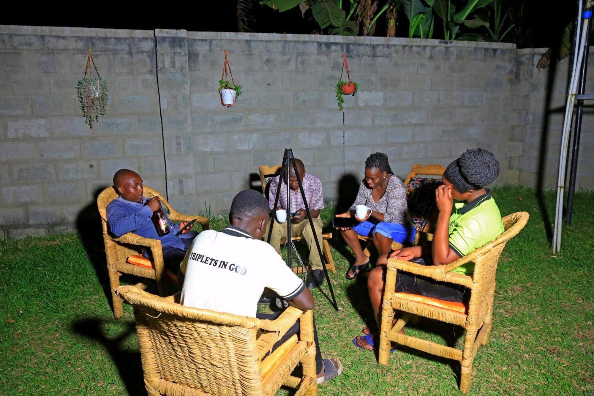 Palm Star Motel Fort Portal Экстерьер фото