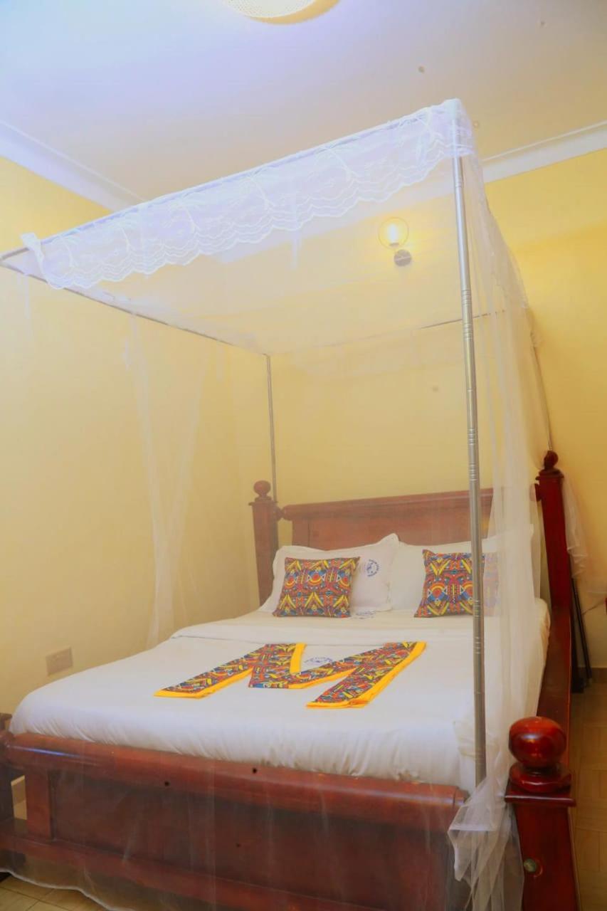 Palm Star Motel Fort Portal Экстерьер фото